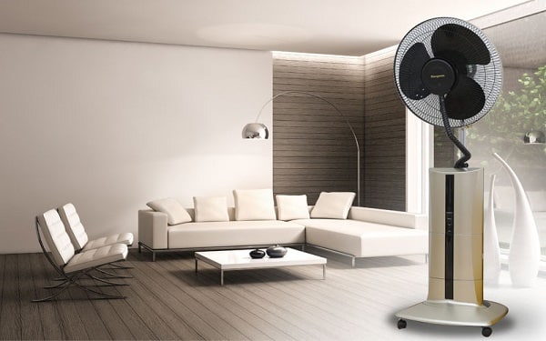 Một số loại quạt phun sương còn được tích hợp thêm chức năng lan tỏa tinh dầu thơm, giúp đuổi côn trùng