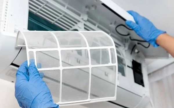 Vệ sinh máy lạnh không inverter góp phần tăng tuổi thọ cho thiết bị