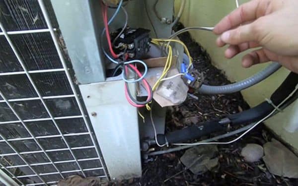 Dây điện điều hòa bị đứt hỏng