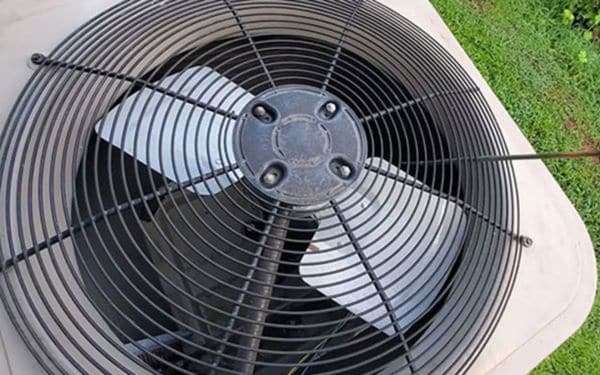 Quạt dàn nóng không quay khiến máy lạnh không thể tản nhiệt